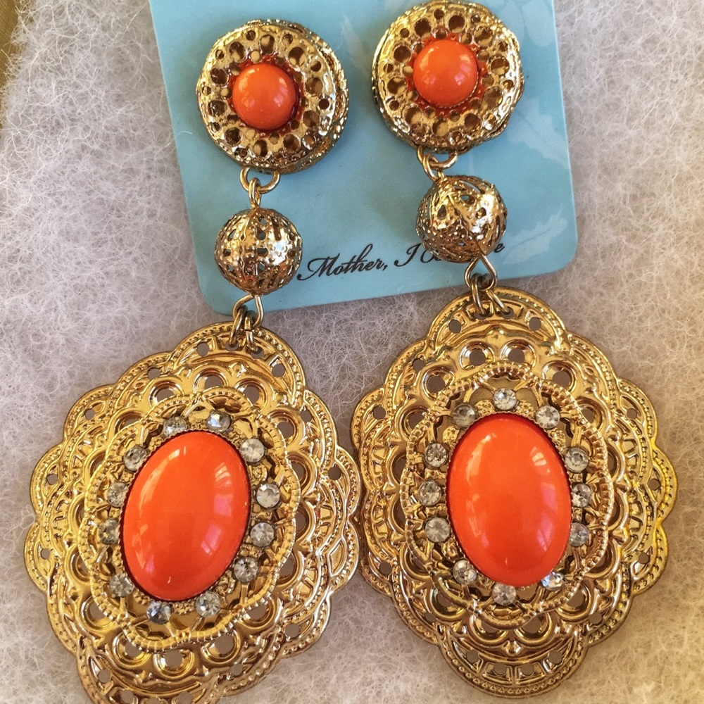 NWT Ella Coral/Gold Fashion Statemnt Drop Earrings